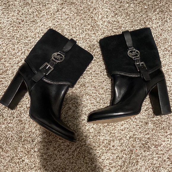 Used great condition Michael Kors shark booties 🥾 - Picture 4 of 11